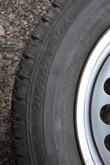 VW T5,T6 (6.1) - Sada pěkných zimních kol 205/65R16C zánovní - 9