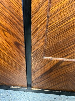 Starožitná skříň - 9