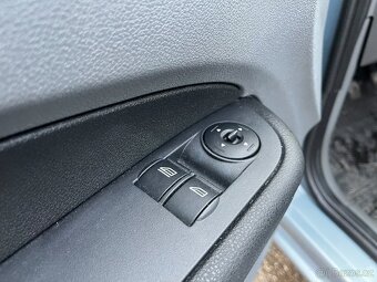 Ford Focus 1.6i • 2/2008 • 74kw • 2 sady kol - 9