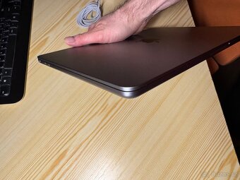 Prodám MacBook Air 13,6” M3/16GB/512GB - 9