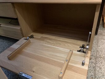 Tv stolek dubový-celomasív - 9