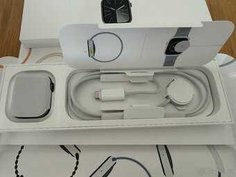 Apple Watch Series 9 nerezová černá ocel 45mm | SKVĚLÝ STAV - 9