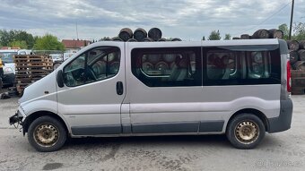 Opel Vivaro 2.0dci M9R E7 Na náhradní díly - 9