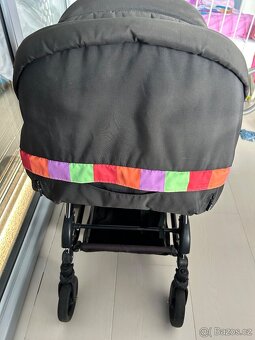 Kočárek s příslušenstvím, autosedačka - 9