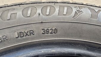 Celoroční pneu 215/55/17 Good Year - 9