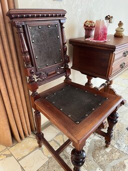 Starožitný nábytek - 9