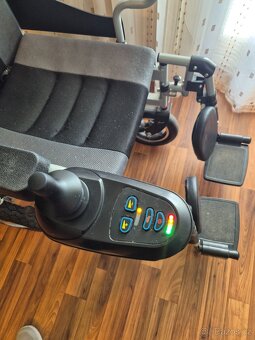 Invalidní elektrický vozík - 9