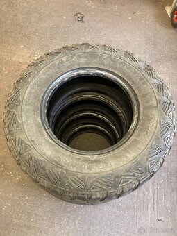 KUMHO ROAD VENTURE MT 235/85R16 - 9