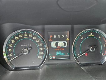 Jaguar XF 3,0 D V6 177kW 88 TKM - 9
