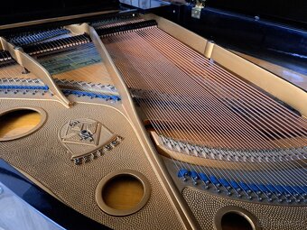 Klavír - křídlo August Förster - 9