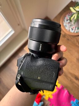 Sony A7 III + 3 objektivy + příslušen - 9