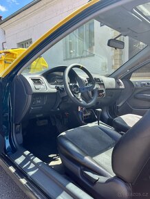 Prodám Hondu Civic 6g Coupe Bourané na zadek - 9