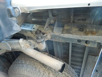Nissan Navara 2,5 TDi 76 kw   REZERVOVANE - 9