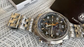 Citizen eco drive radiocontroled ,sapphire crystal - 9