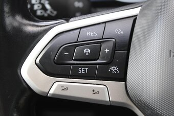 Volkswagen Passat 2.0TDI 110KW ELEGANCE 1MAJ. ČR (2021) - 9