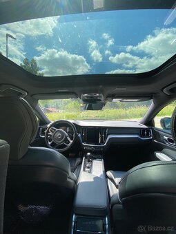Prodám Volvo v60 R Design 2021 145 kW - 9