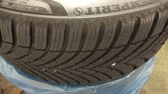 215/40 R18 ZIMNÍ, ujeto pár km (1 sezóna) - cena za 4 kusy - 9