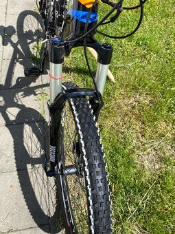 27.5" celoodpružené horské kolo 4ever rám 19" - 9