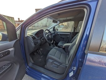 Volkswagen Touran, 1.6 FSI, 85kW, 7 míst. - 9