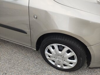 ŠKODA ROOMSTER 1.2i 51kw 2008 hagusy NOVÁ STK bez koroze - 9