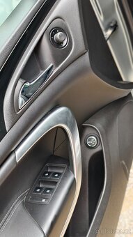 Opel Insignia 2.0Cdti kombi 2011 - 9