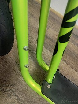 Koloběžka YEDOO 2, velmi dobrý stav, nevyužitá - 9