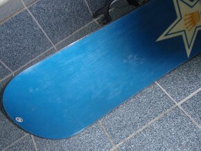 PĚKNÝ SNOWBOARD STUF CONQUEST 118 CM+VÁZÁNÍ STUF - 9