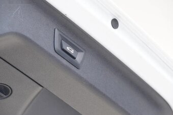 BMW Řada 5, 4x4,TAŽNÉ,DPH,ČR,Adaptiv LED - 9