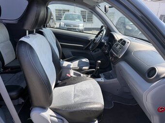 Toyota Rav4 2.0 VVT-i Speciál 4x4 3D - 9