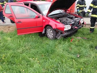 vrak – VW Golf IV 1.9 TDI, r.v. 2000, na náhradní díly - 9