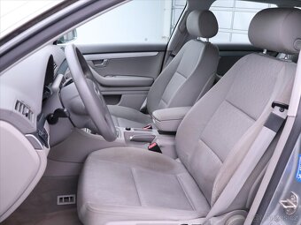 Audi A4 2,0 TDI 103kW Aut.klima (2006) - 9