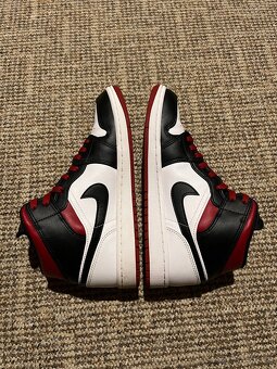 Nike Air Jordan 1 Mid - 9