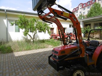 Malotraktor MITSUBISHI MT226D s čelním nakladačem - 9