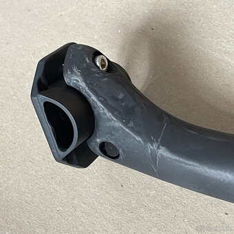 Elitaone karbonová sedlovka 30,9mm 400mm offset 20mm - 9