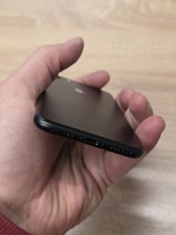 iPhone 7 32GB - 9