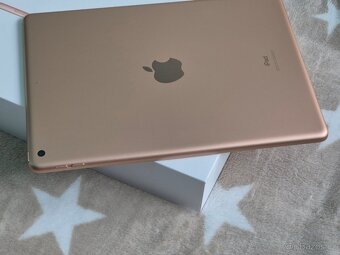 Apple iPad 8. generace 32gb TOP stav - 9
