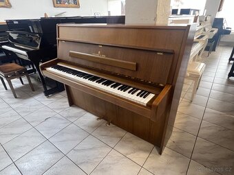 Steinway & Sons mod. Z 114 se zárukou 5 let, doprava zdarma - 9