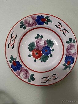 talíře - 9