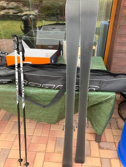 Lyžařský set - dámské sjezdové  Atomic Cloud C9 vel. 156 cm - 9