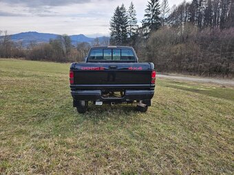 Dodge ram 2500 .5.9 - 9