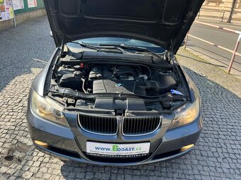 BMW 320i 2.0 benzín - 9