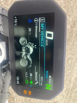 BMW F900 - 9