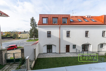 Prodej bytu 2+kk, 57m2 s balkonem 6,5m2, parkovací stání v p - 9