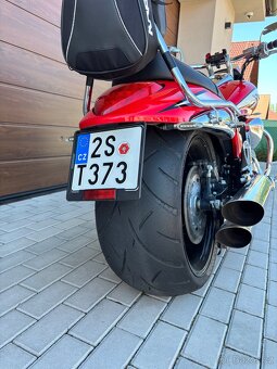 Suzuki Intruder M1800R - 9
