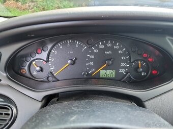Ford Focus Kombi 1.6 74 kW benzín r.v. 2004 - 9