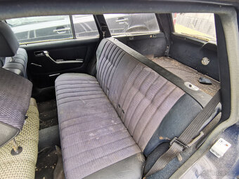 Mercedes S123 300D - 9