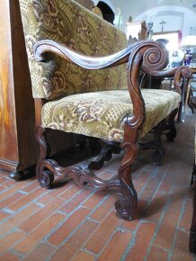 Vyřezávané sezení dvě křesla a sofa - 9