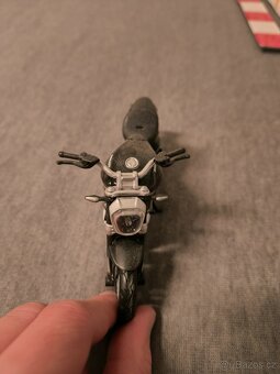 Motorky s garáží - 9
