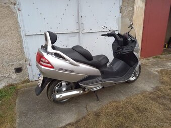 Suzuki Burgman 250 - 9