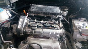 VW Golf VI 1,4 16V 59kW - náhradní díly - 9